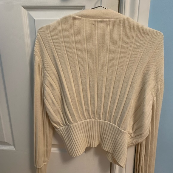 cream aritzia wilfred front plunge cardigan - Picture 3 of 3